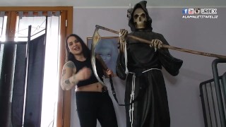 METTO IL CAZZO ALLA STATUA 