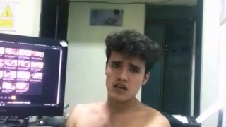 Una paja mientras trabajo 