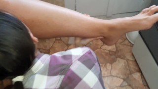 Вылизала не только пятки и пальцы ног, но и страпон, которым я её трахала - lesbian_illusion