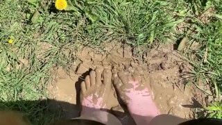 Feet getting nice and messy in mud