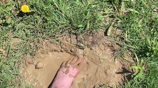 Feet getting nice and messy in mud