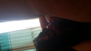 Jugando con mi novia y mi suegra, no hay nadie en casa