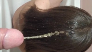 СПУСТИЛ МОЧУ НА ВОЛОСЫ БРЮНЕТКИ