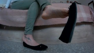 Dangling my black flats for your eyes !! Enjoy it!!