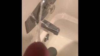 BIG DICK PISSING IN THE TUB AND FLOOR PEEING PEE WATERSPORTS HD