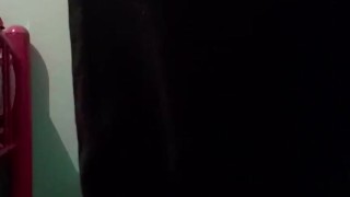 Me masturbó estando muy caliente solo en mi casa 