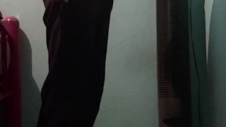 Me masturbó estando muy caliente solo en mi casa 