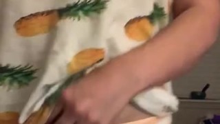 Juicy & loud wet pussy 🍑💦