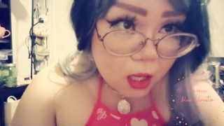 Bbw Plush Minou fucks her tight wet pussy