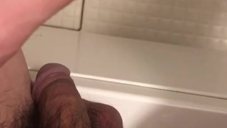 チン毛を抜く