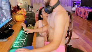 Begging to Be Fucked While He Plays Video Games♡ Real Amateur Couple 