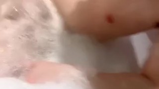 お風呂が大好きな大学生がラブホのジャグジーでのんびり