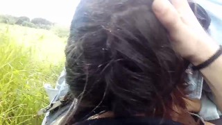 Public blowjob in nature / boquete na natureza