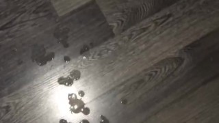 Grosse queue lâche une énorme éjac 