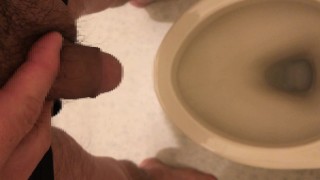 【4K】私のおしっこは臭く、そして泡立つ・・・