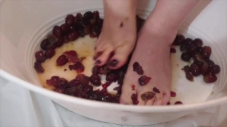 Toe wine or not Toe wine