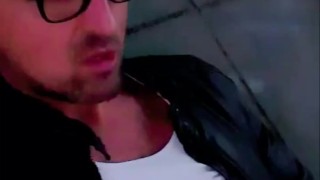 Slutboyben CAM4 Vor dem Spanner abgerotzt