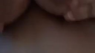 Ebony shaking titties 