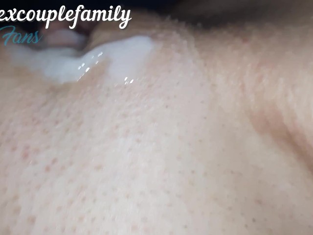 Cum In My Wifes Pussy - Licking Cum Off My Wife's Pussy and Playing Snowball - VidÃ©os Porno  Gratuites - YouPorn