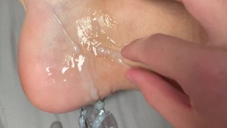 boy jerks off and bursts his thick load on his food (HOT THICK CUM)