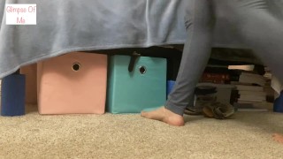 Watching her dirty feet as she folds laundry (footfetish) - glimpseofme