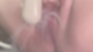 生理中にムラムラしちゃってガクブル震えながらシャワーオナニーしちゃった動画⸝⸝⸝♡