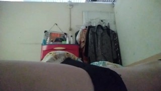 En mi cuarto haciendo cosas 