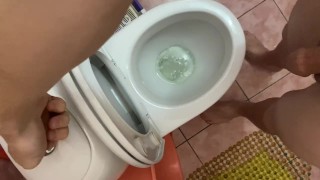 I’m pissing and taking a shower after sex with my bf