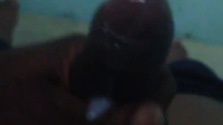 Me masturbo en cama de mis suegros 
