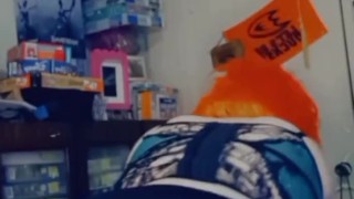 Shake that ass and show me your asshole! 