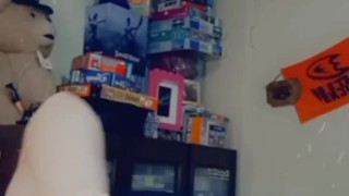 Shake that ass and show me your asshole! 