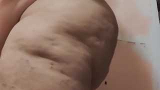 Shaking the booty