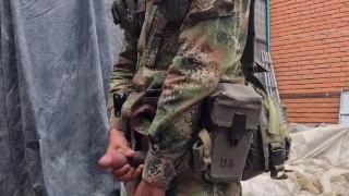 Mi novia me envio packs y no pude evitar jalarmela en el trabajo. Soldier colombian🤤💦🔥🇨🇴🇨🇴