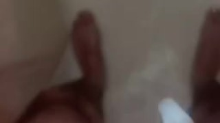 Jerking off in the shower 😏