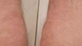 Grote pik plast in zijn onderbroek