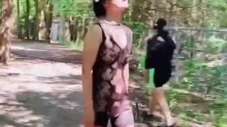 穿性感内衣露出的人妻