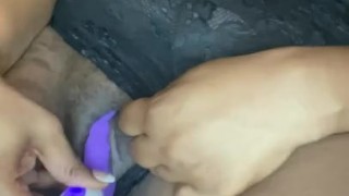 A quick orgasm to get the day started!😈💦