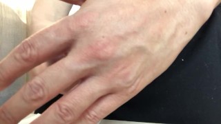 【見せない】手隠ししこしこ射精