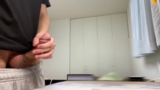 日本人大学生　お風呂前のオナニー　college student jerking off