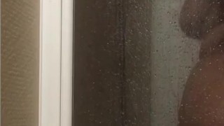 Me pongo muy caliente en la ducha
