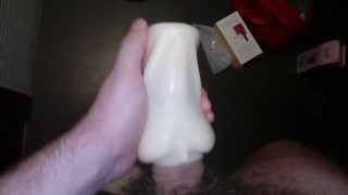 Jerking off with fleshlight
