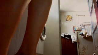 Very dirty feet for Nicoletta so dirty that she washes them in a basin. Do you want to spy on her?