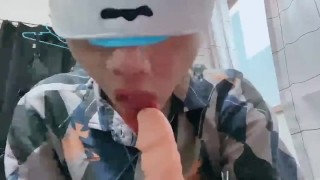 【濃厚フェラ】イケメン社会人による臨場感たっぷりフェラ「頭を前後にジュポジュポと巨根を舐め回す」