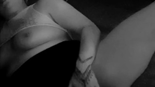 SWEETIPEA- HOTTMOMIE - MILFS PUSSY GET WET AND JUICY 