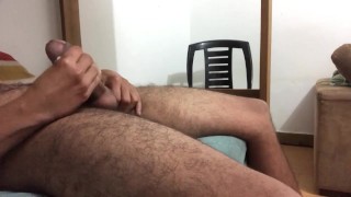 Mi cuñada le gusta ver como me masturbo frente la cámara eso la exita 
