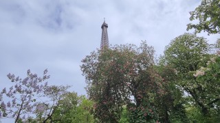 Fapping in french subway and peeing under the eiffel tower ( French GAY porn exhib Paris )