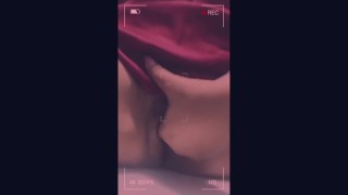 Me manda videos masturbandose!! MOJADITA