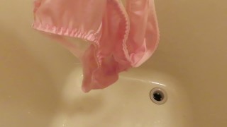 Piss-covered pink panties 小便ぶっかけ後のピンクのパンティー