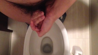 トイレでオナニー