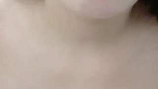Pinay Filipina na Malibog Pinakita at Nilamas ang Suso sa Kavideo Call Ang Sarap Nito-Fuckinglady101